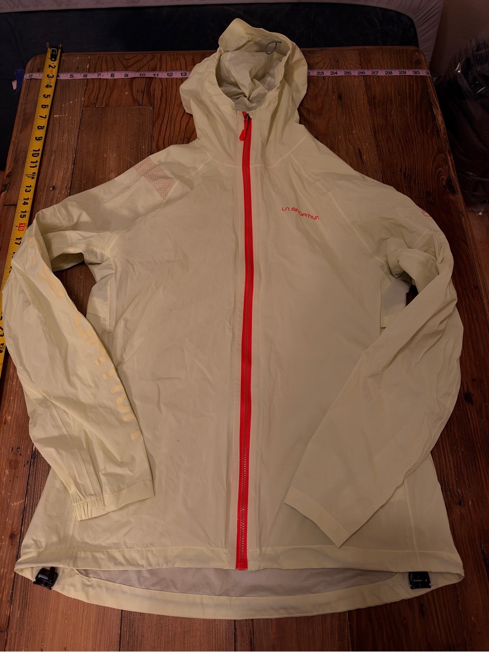 La Sportiva Women’s Medium Windbreaker Pocketshell Rain Jacket
